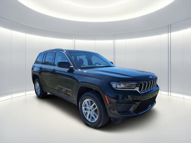 new 2025 Jeep Grand Cherokee car, priced at $35,376