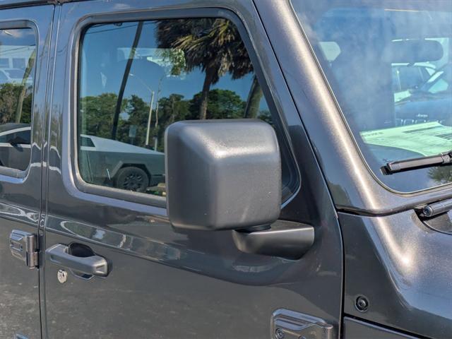 new 2025 Jeep Gladiator car, priced at $43,080