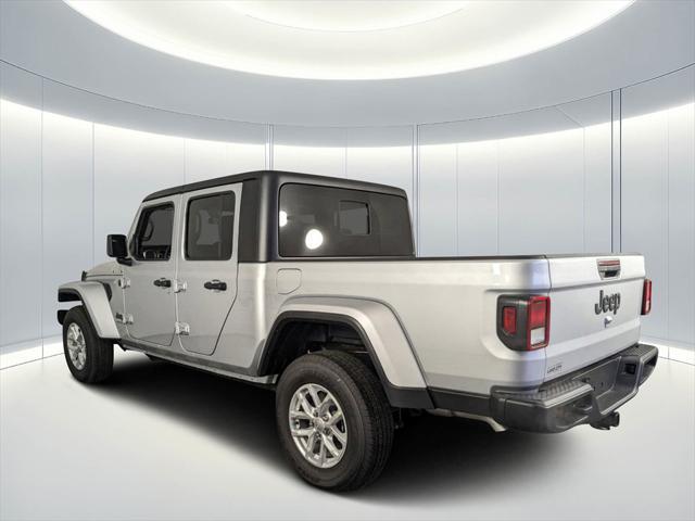 new 2023 Jeep Gladiator car, priced at $48,163