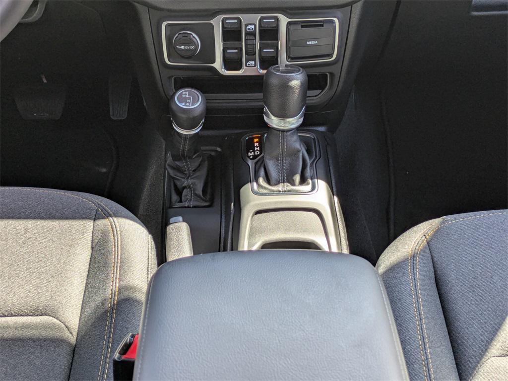new 2025 Jeep Gladiator car, priced at $46,406