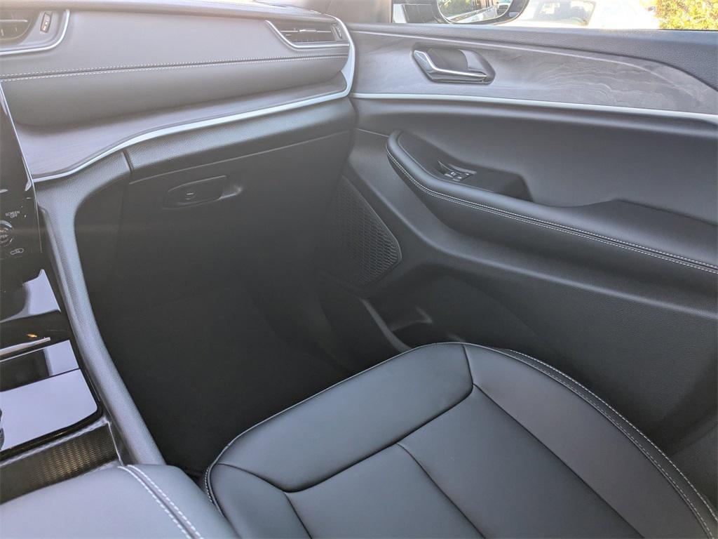 new 2025 Jeep Grand Cherokee L car, priced at $42,315