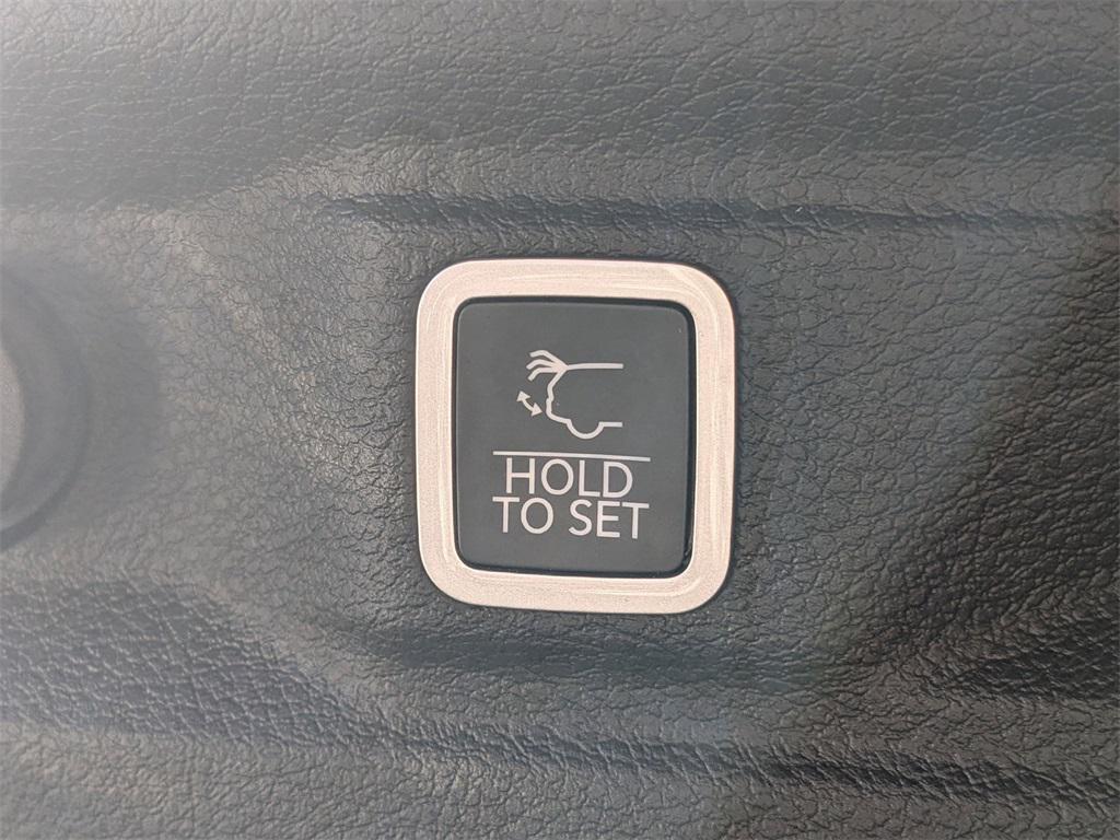 new 2025 Jeep Grand Cherokee L car, priced at $42,315