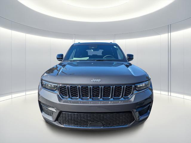 new 2025 Jeep Grand Cherokee car, priced at $37,337