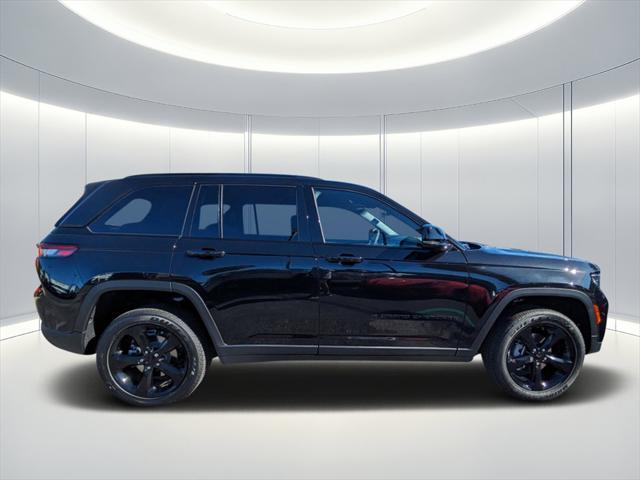 new 2025 Jeep Grand Cherokee car, priced at $40,675