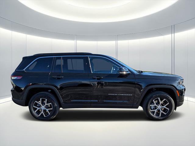 new 2024 Jeep Grand Cherokee car, priced at $45,720