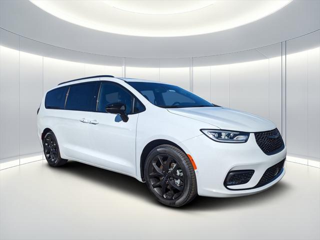 new 2024 Chrysler Pacifica car, priced at $42,410