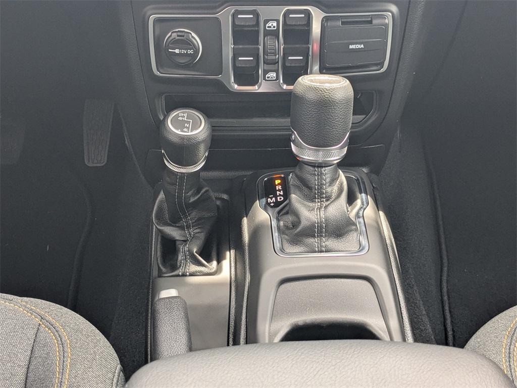 new 2025 Jeep Gladiator car, priced at $46,925