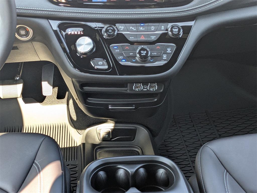 new 2025 Chrysler Pacifica car, priced at $40,500