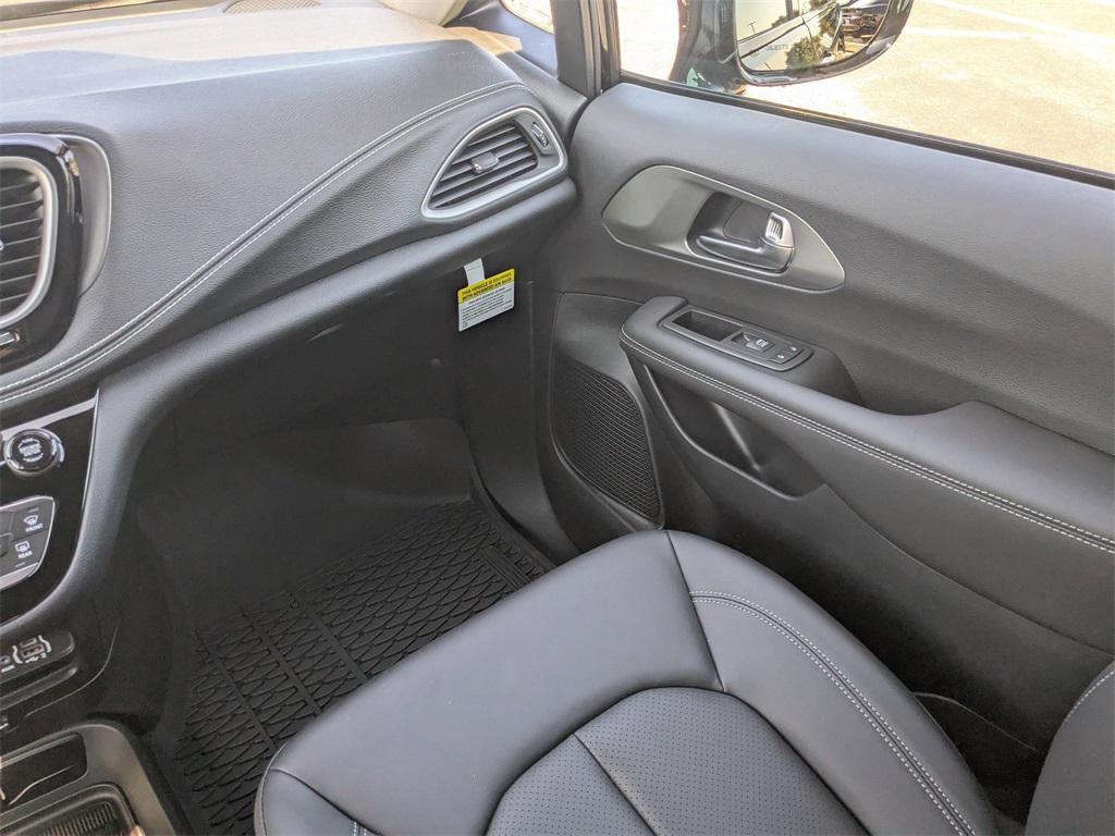 new 2025 Chrysler Pacifica car, priced at $40,500