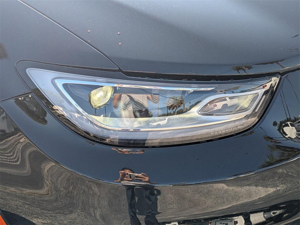 new 2025 Chrysler Pacifica car, priced at $40,500