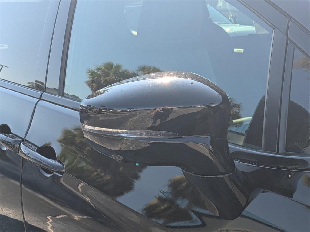 new 2025 Chrysler Pacifica car, priced at $40,500
