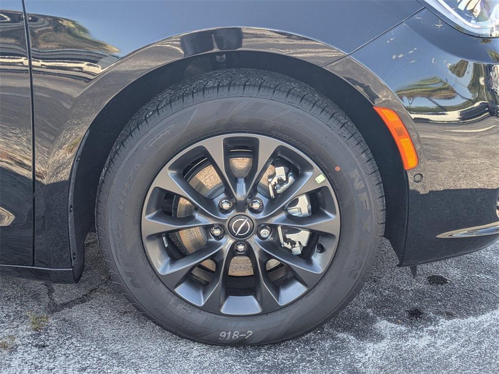new 2025 Chrysler Pacifica car, priced at $40,500