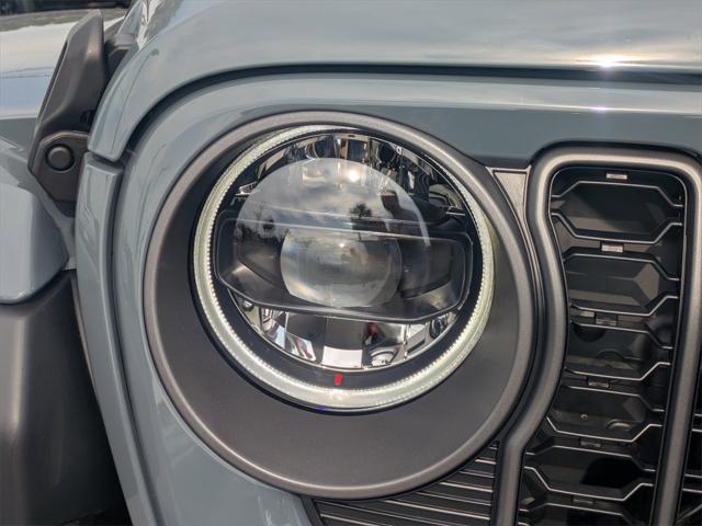 new 2025 Jeep Gladiator car, priced at $57,633