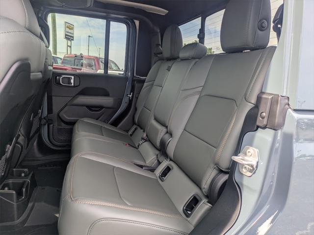 new 2025 Jeep Gladiator car, priced at $57,633