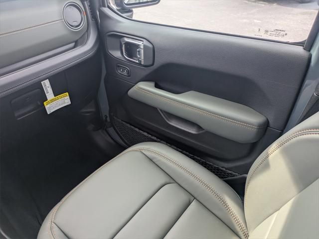 new 2025 Jeep Gladiator car, priced at $57,633