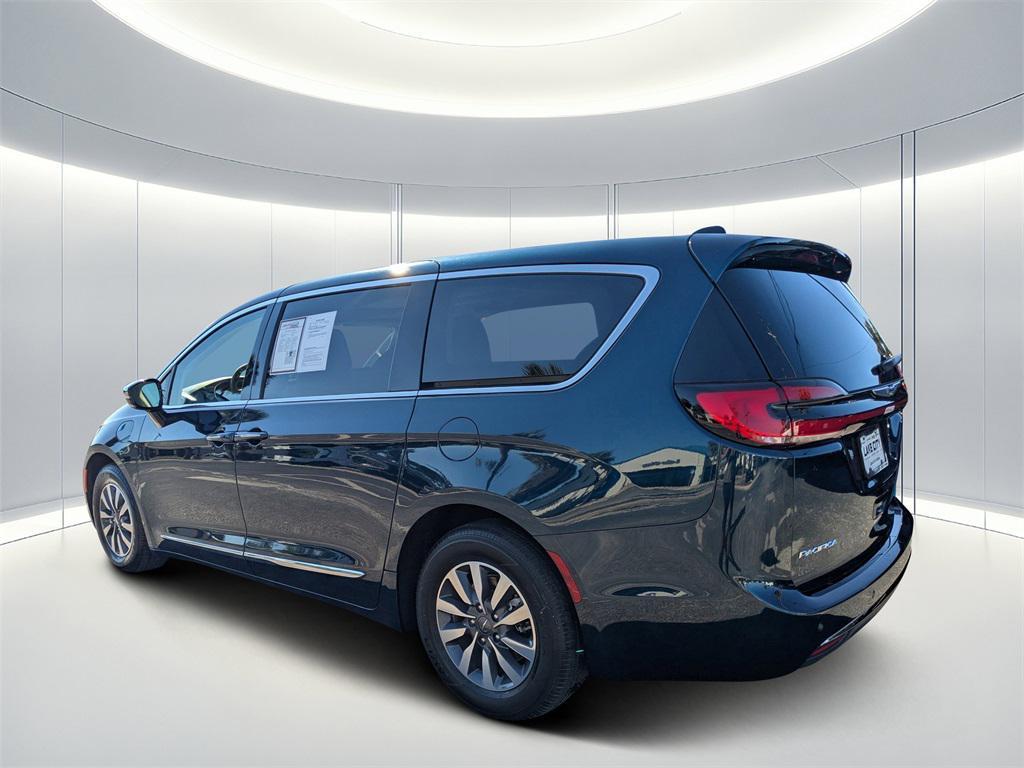 used 2023 Chrysler Pacifica Hybrid car, priced at $30,306