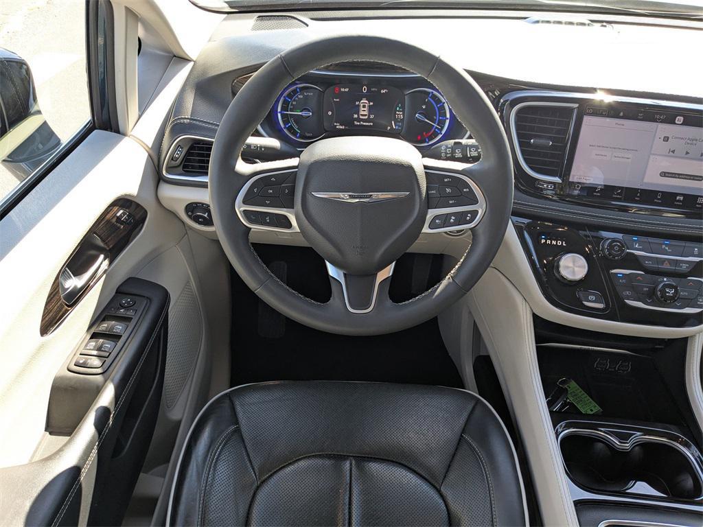 used 2023 Chrysler Pacifica Hybrid car, priced at $30,306
