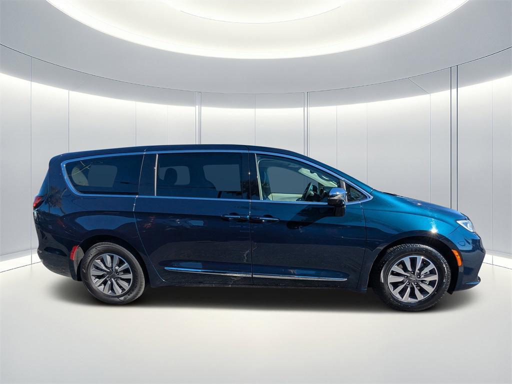 used 2023 Chrysler Pacifica Hybrid car, priced at $30,306