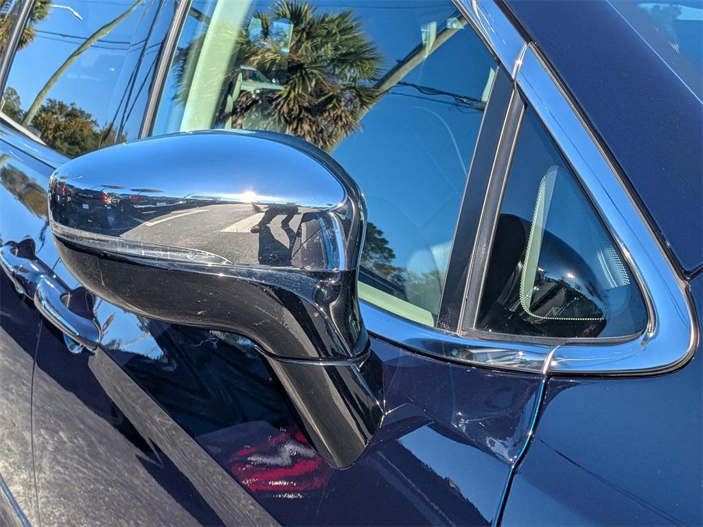used 2023 Chrysler Pacifica Hybrid car, priced at $30,306
