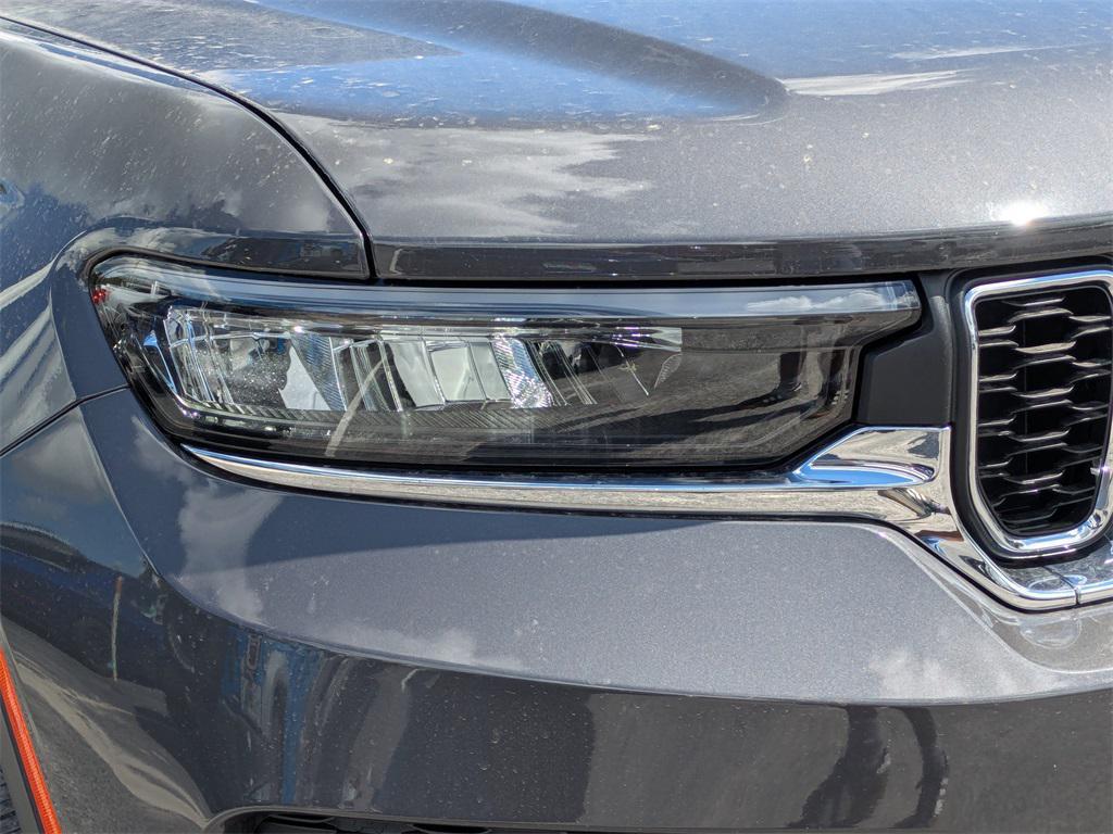 new 2025 Jeep Grand Cherokee car, priced at $37,910