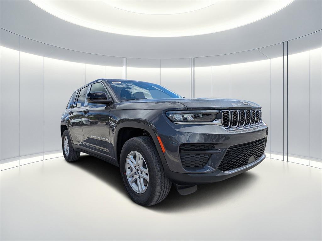 new 2025 Jeep Grand Cherokee car, priced at $37,910