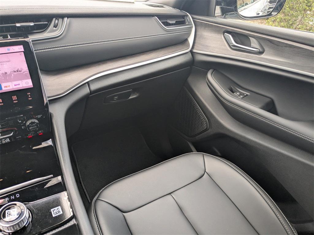 new 2025 Jeep Grand Cherokee L car, priced at $43,226