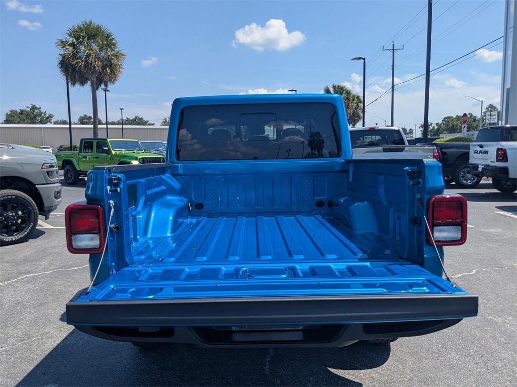 new 2025 Jeep Gladiator car, priced at $48,183