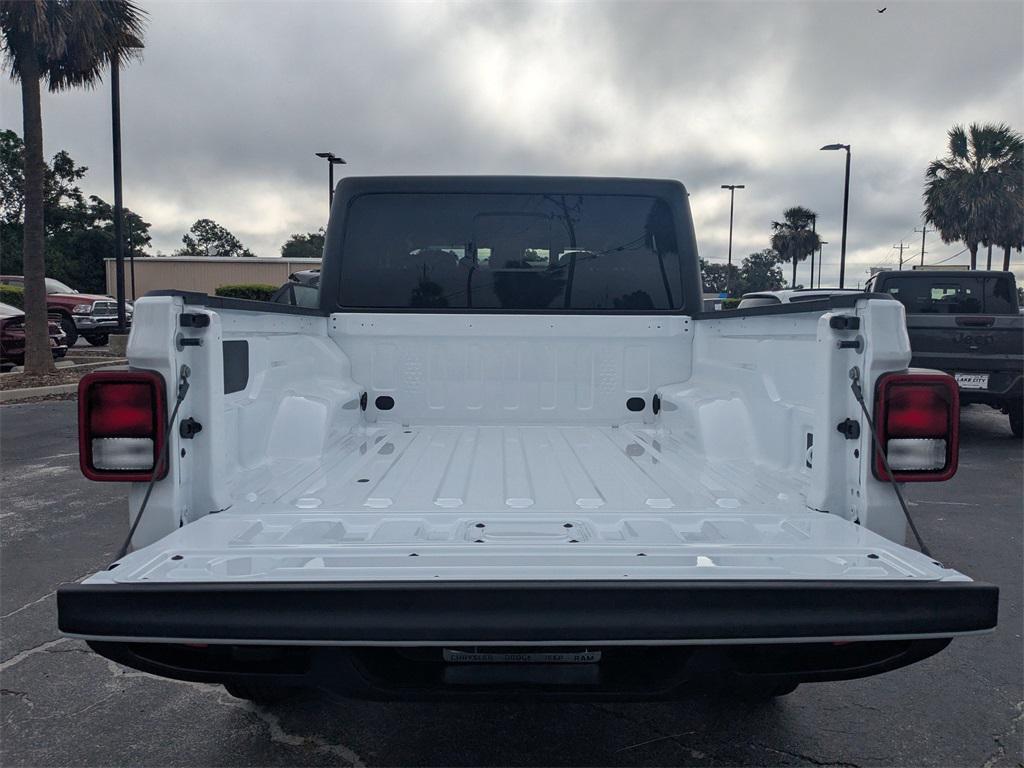 new 2025 Jeep Gladiator car, priced at $45,817