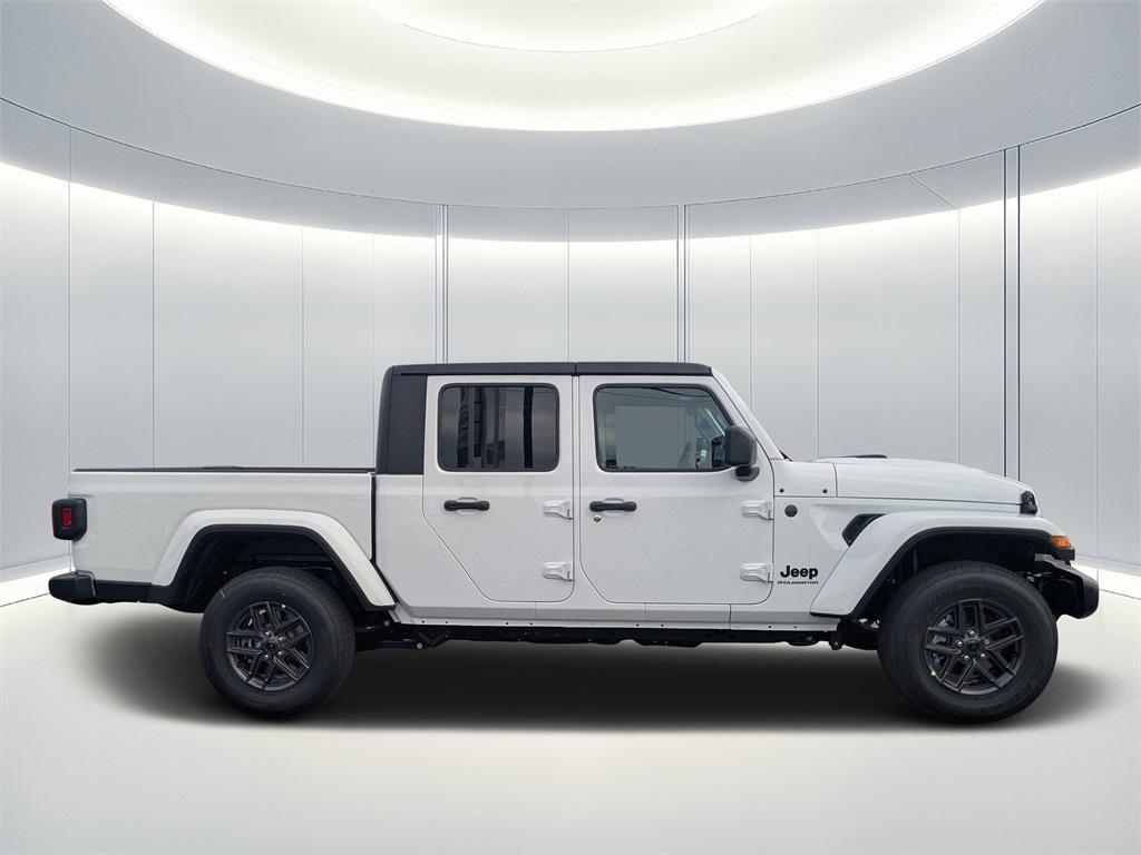 new 2025 Jeep Gladiator car, priced at $45,817