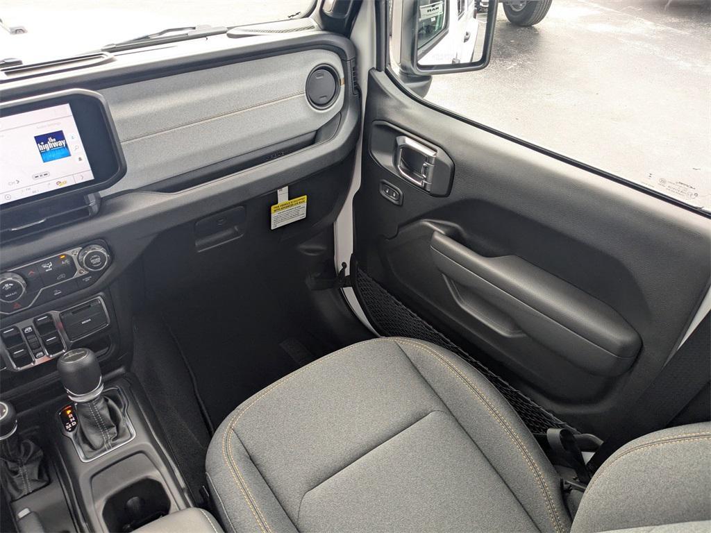 new 2025 Jeep Gladiator car, priced at $45,817