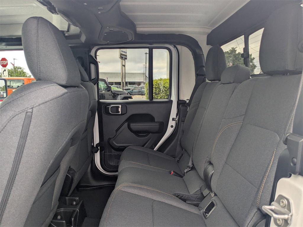 new 2025 Jeep Gladiator car, priced at $45,817
