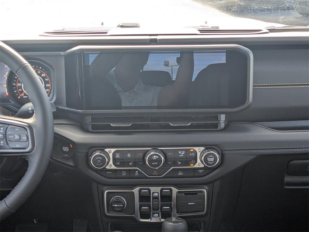 new 2025 Jeep Gladiator car, priced at $40,340