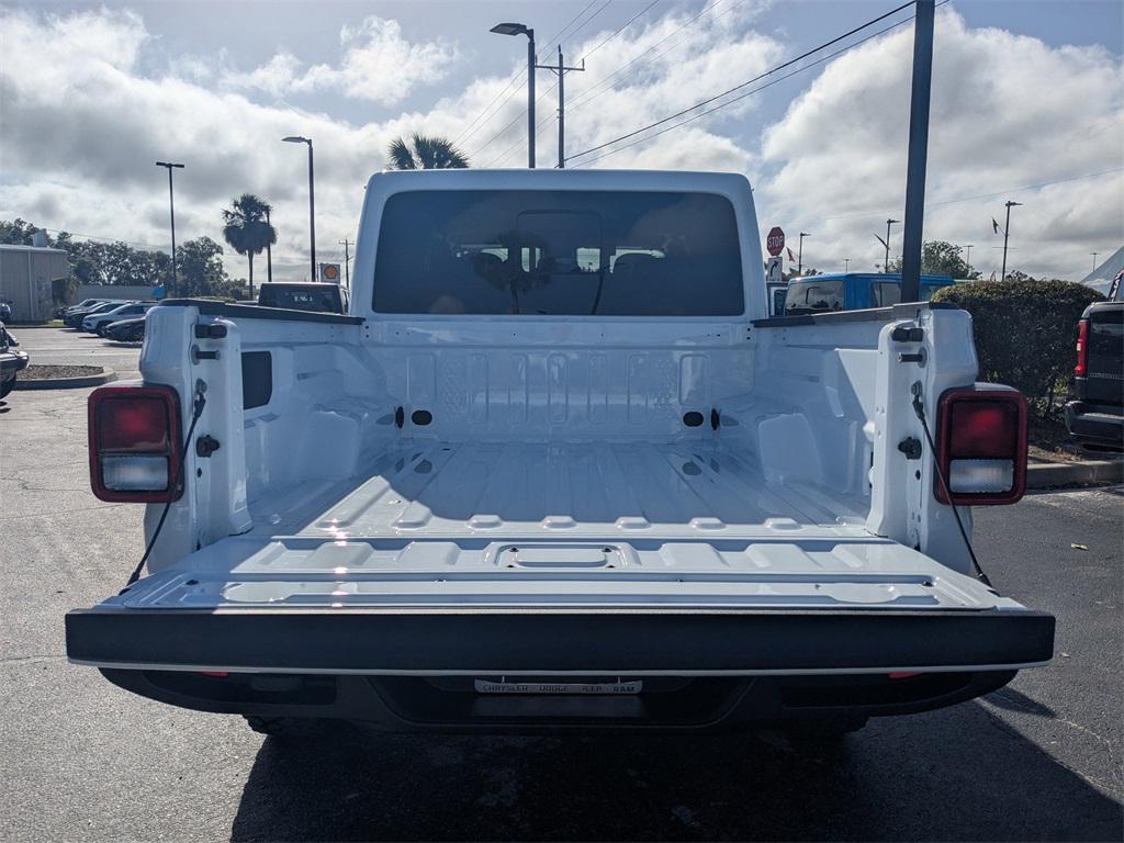 new 2025 Jeep Gladiator car, priced at $40,340