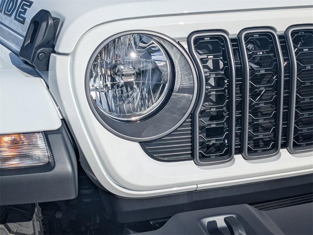 new 2025 Jeep Gladiator car, priced at $40,340