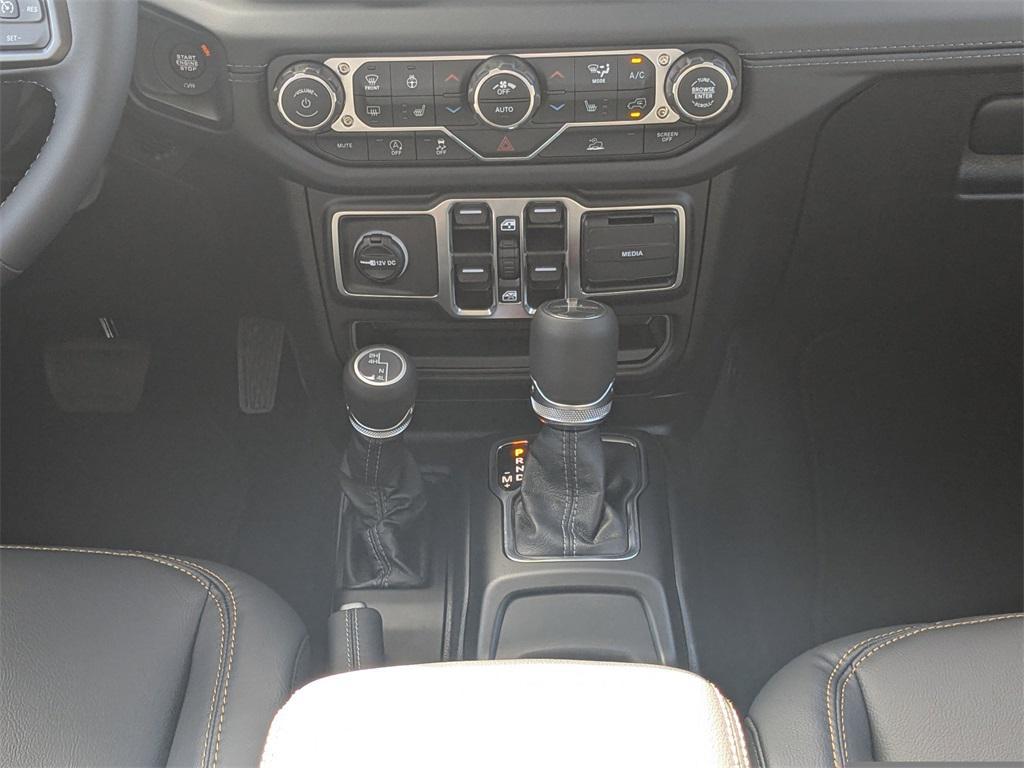 new 2025 Jeep Gladiator car, priced at $40,340