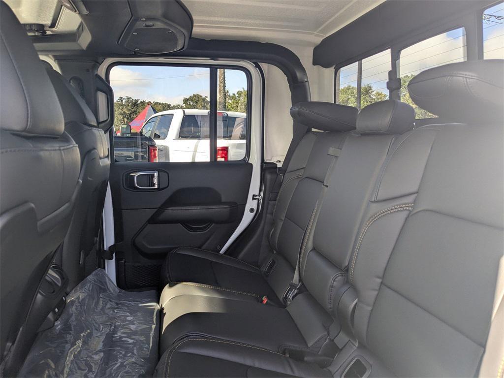 new 2025 Jeep Gladiator car, priced at $40,340