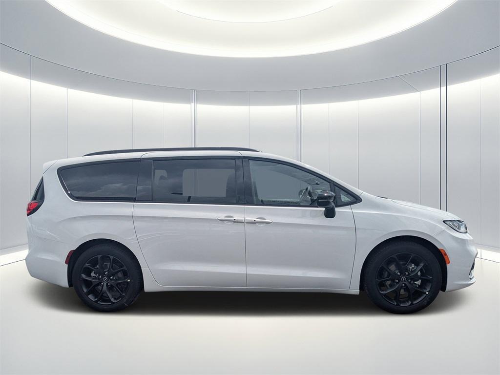 new 2026 Chrysler Pacifica car, priced at $47,630