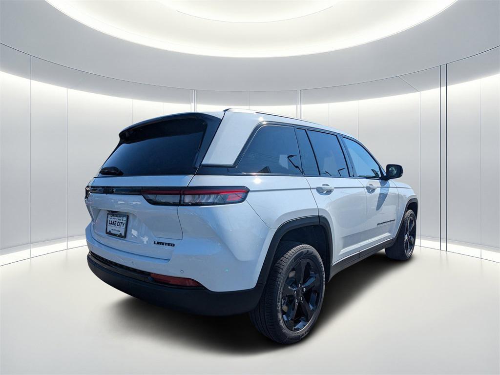 new 2025 Jeep Grand Cherokee car, priced at $40,979