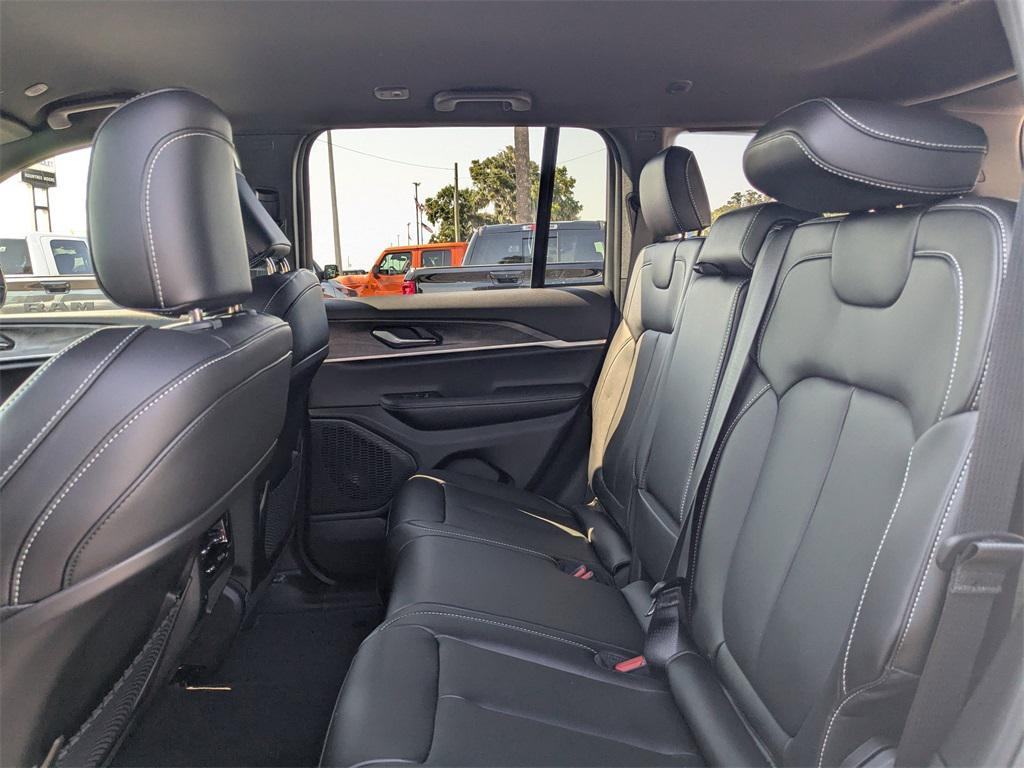 new 2025 Jeep Grand Cherokee car, priced at $40,979