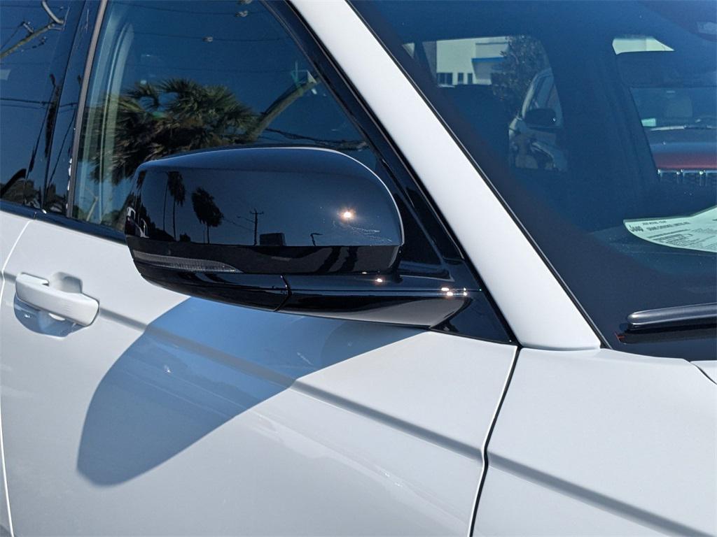 new 2025 Jeep Grand Cherokee car, priced at $40,979