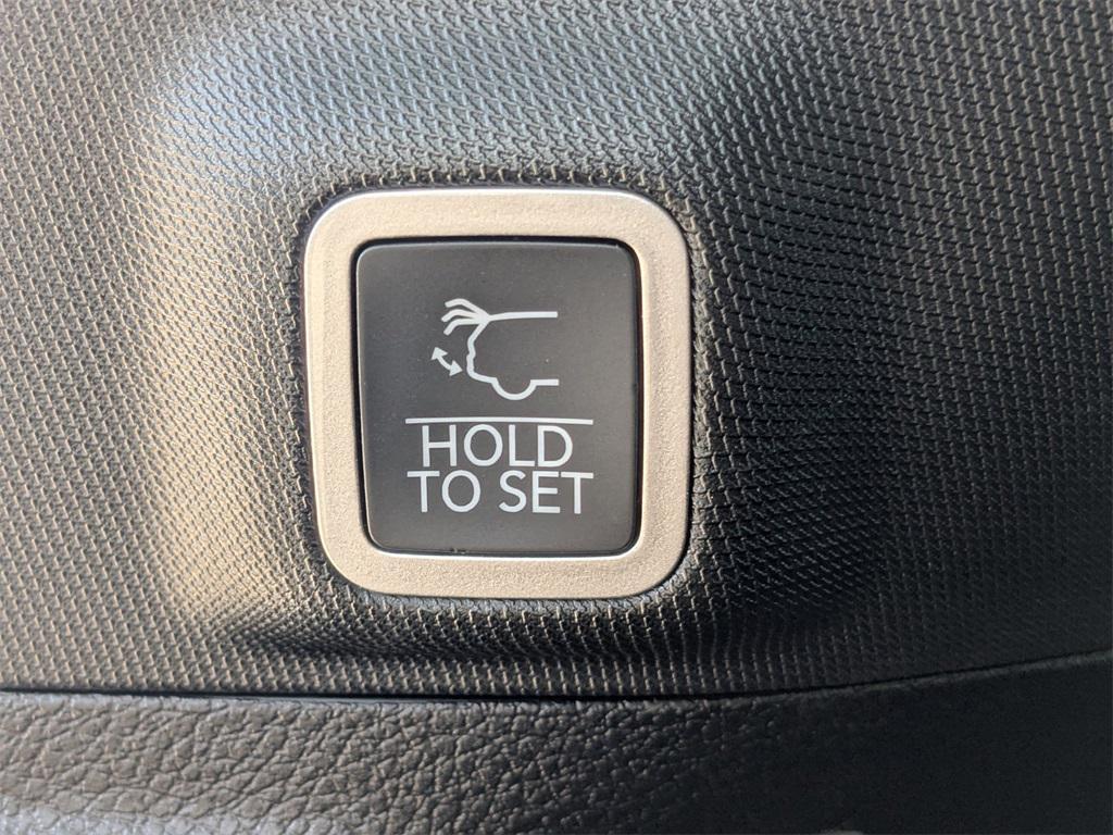 new 2025 Jeep Grand Cherokee car, priced at $40,300