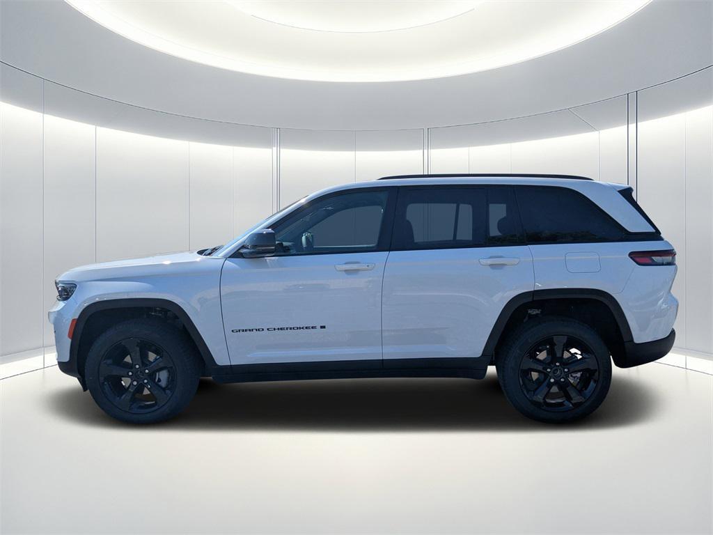 new 2025 Jeep Grand Cherokee car, priced at $40,300