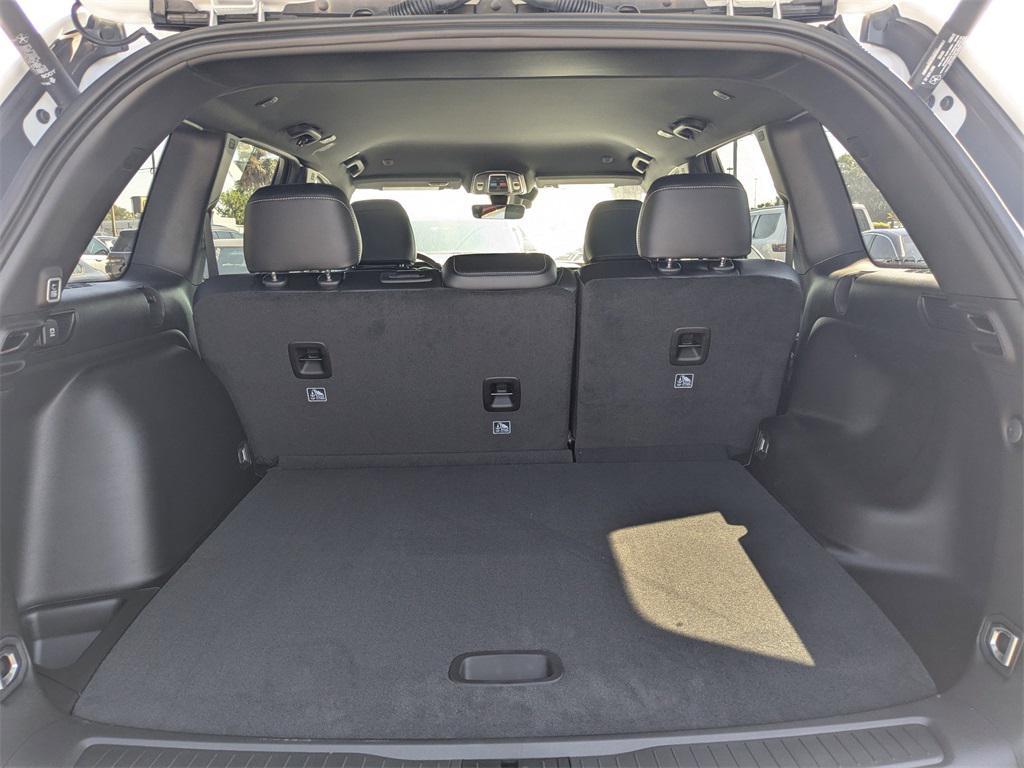 new 2025 Jeep Grand Cherokee car, priced at $40,300