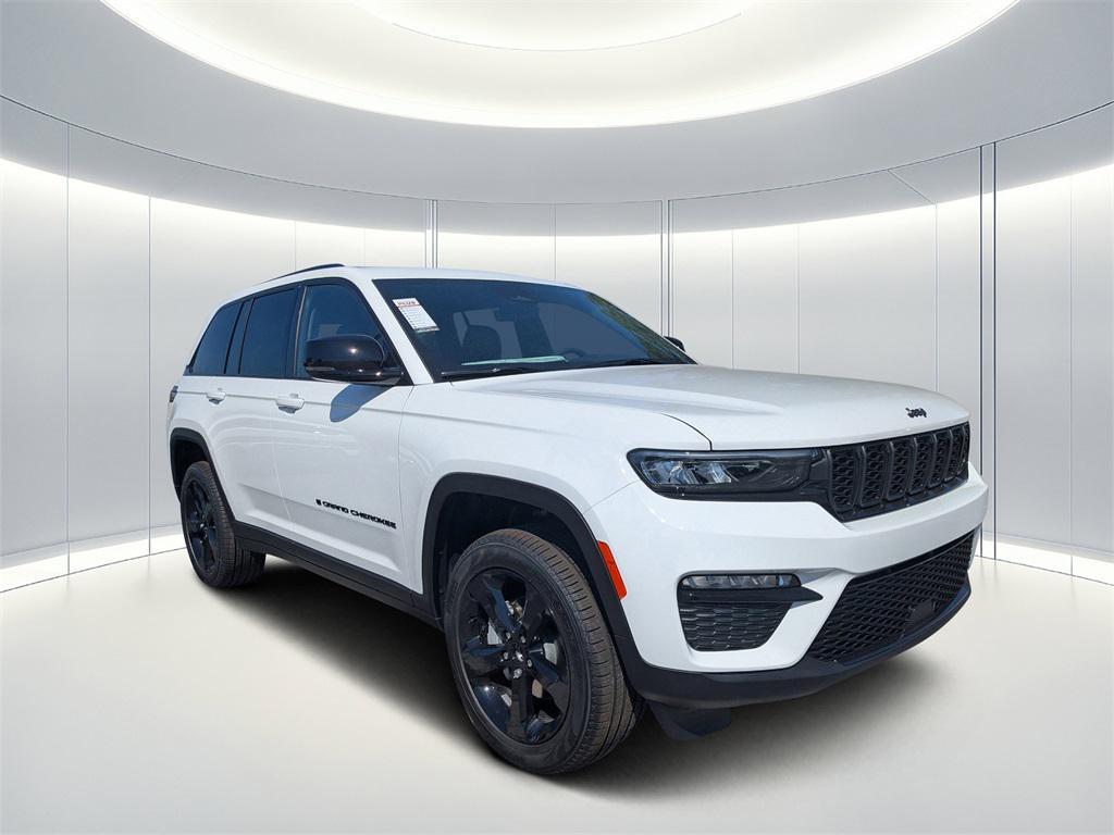 new 2025 Jeep Grand Cherokee car, priced at $40,300