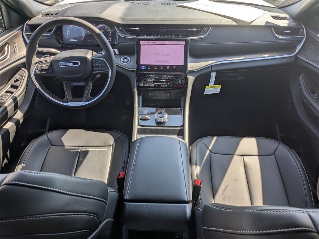 new 2025 Jeep Grand Cherokee car, priced at $40,300