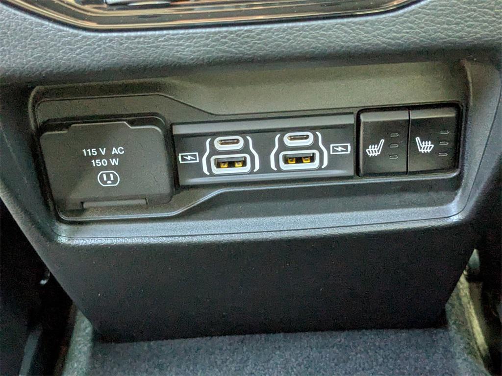 new 2025 Jeep Grand Cherokee car, priced at $40,300