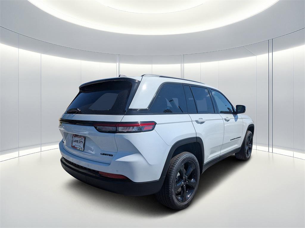 new 2025 Jeep Grand Cherokee car, priced at $40,300