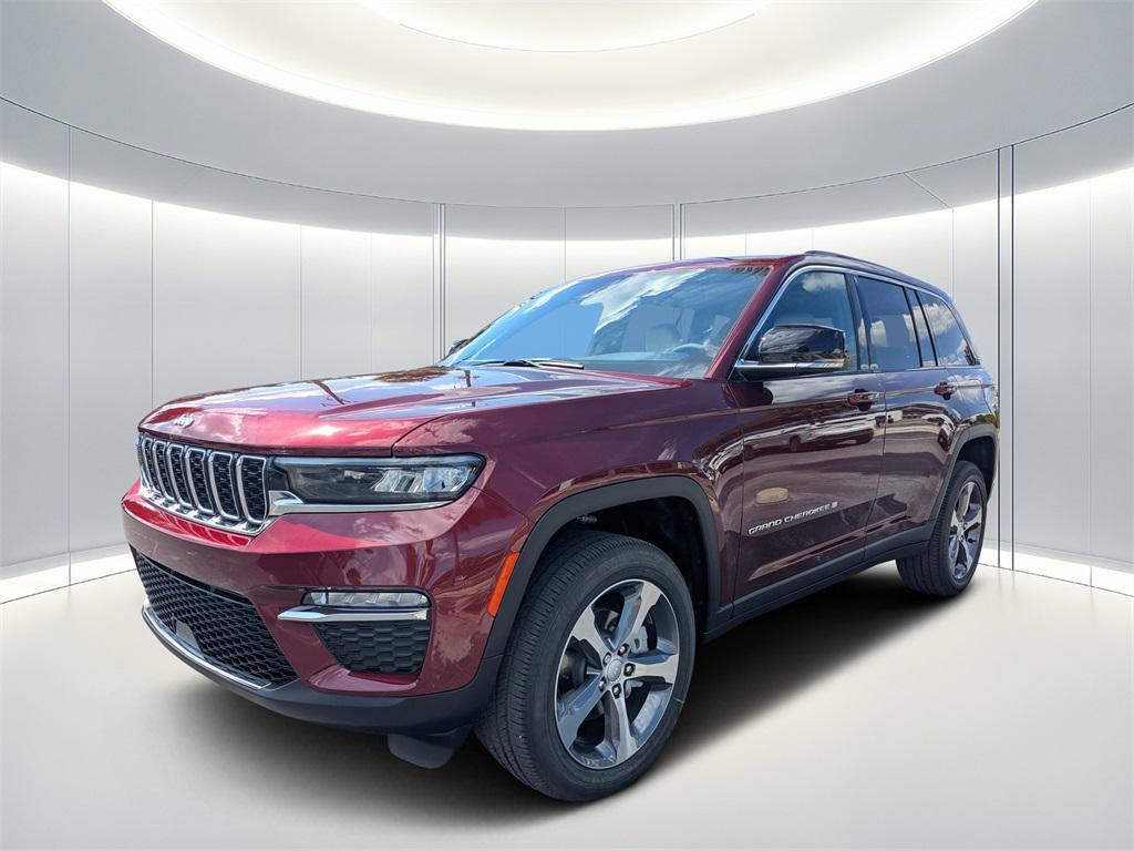 new 2025 Jeep Grand Cherokee car, priced at $43,523