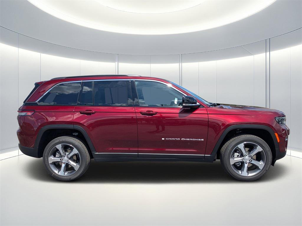 new 2025 Jeep Grand Cherokee car, priced at $43,523