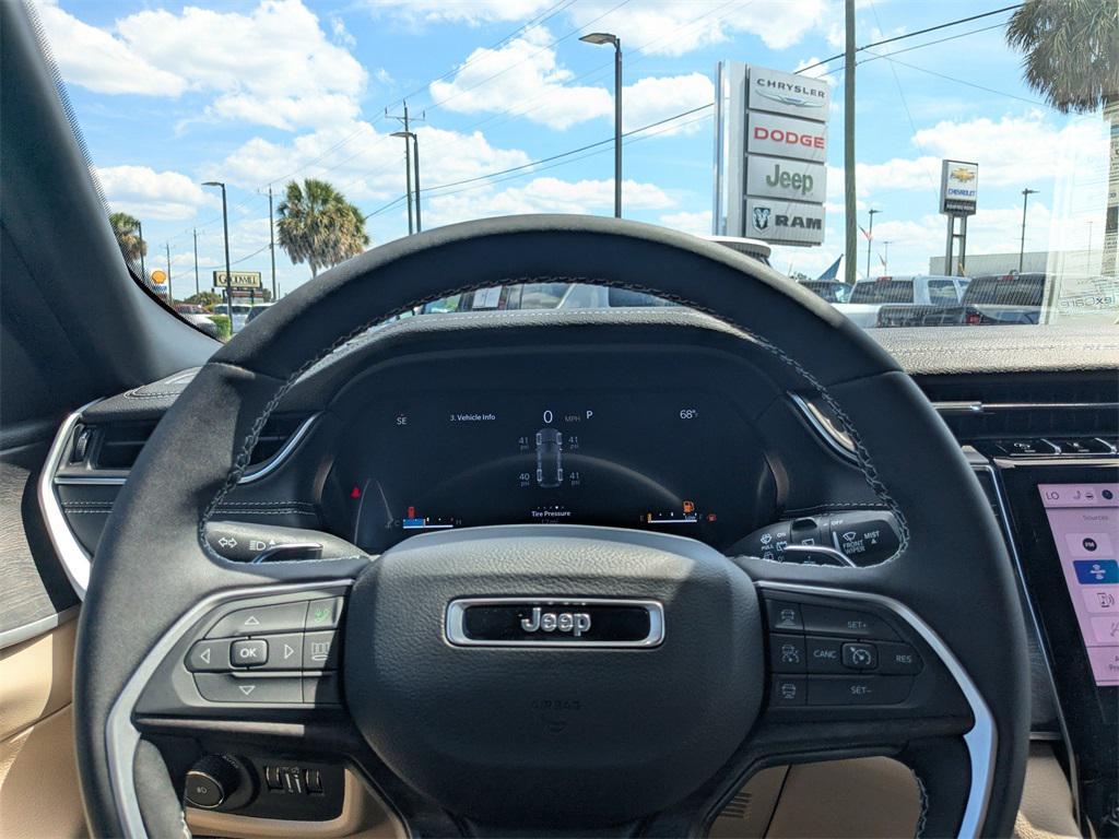 new 2025 Jeep Grand Cherokee car, priced at $43,523
